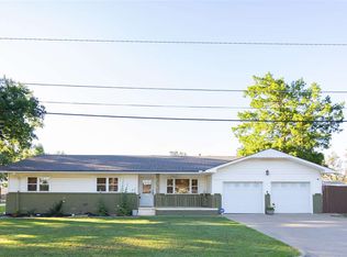 401 N Sunset St, Ponca City, OK 74601