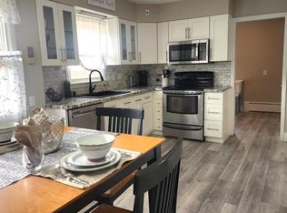 906 N Bel Ayr Dr, Waukesha, WI 53188