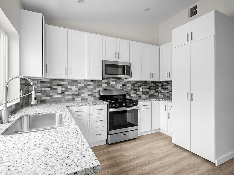 10321 Sherman Grove Ave — Photo 9