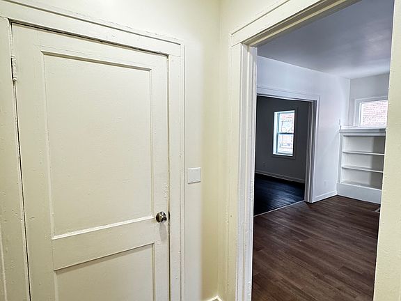 3rd image of 4564 Seebaldt St #4564