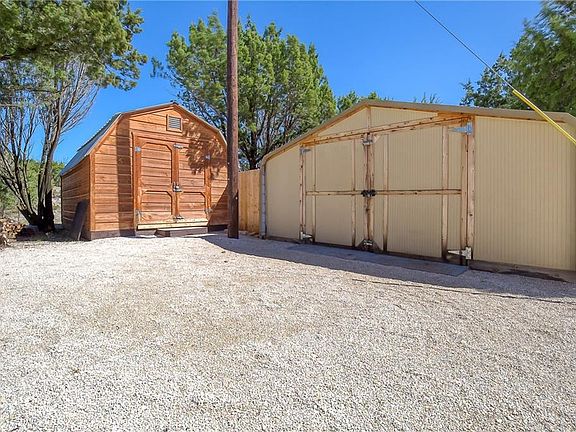 5th image of 2405 Creekview Dr