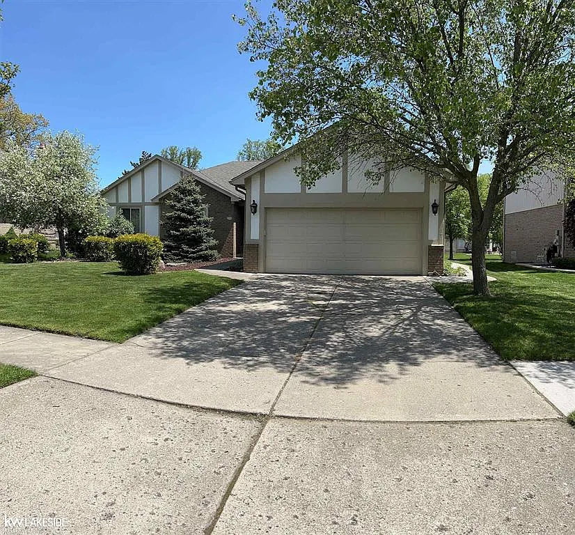 3 bed, 2.5 bath, 1910 sqft, $2,900 — Photo 2
