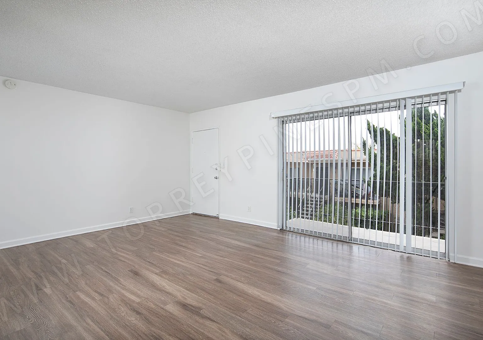 2150 Thomas Avenue — Photo 2