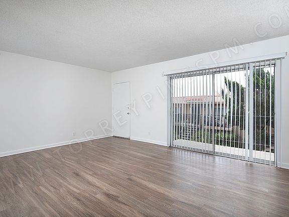 2nd image of 2150 Thomas Ave #12