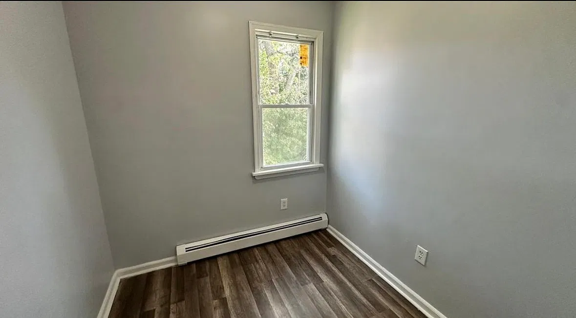 3 bed, $2,000 — Photo 4