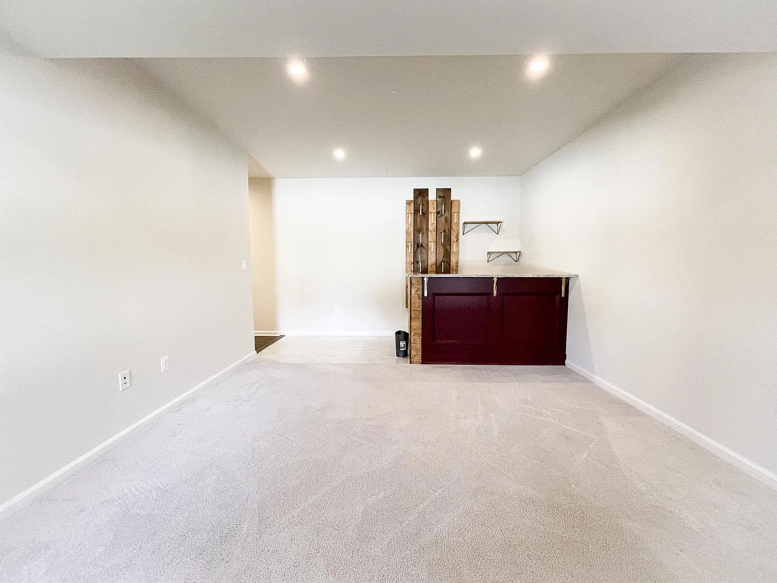 10132 Dorsey Lane - - — Photo 3