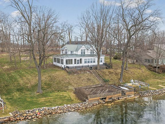 3rd image of 61305 Crooked Creek Rd