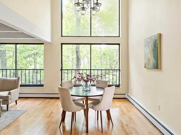 993 Massachusetts Ave APT 127, Arlington, MA 02476
