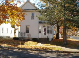 20 Davis St, Glens Falls, NY 12801