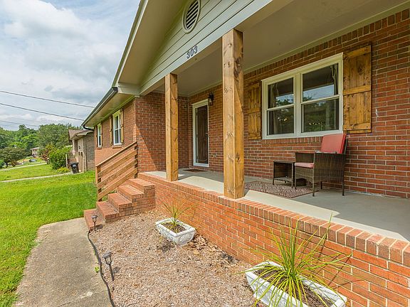 3rd image of 303 Callan Dr