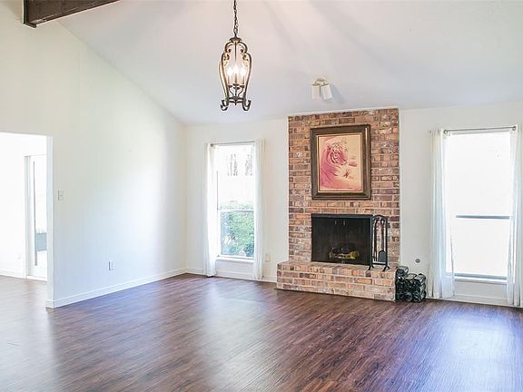 4th image of 15614 Laurel Heights Dr