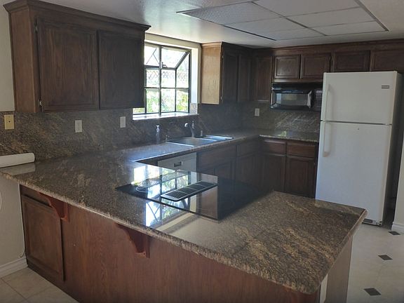 4th image of 3030 Greenbriar Ct