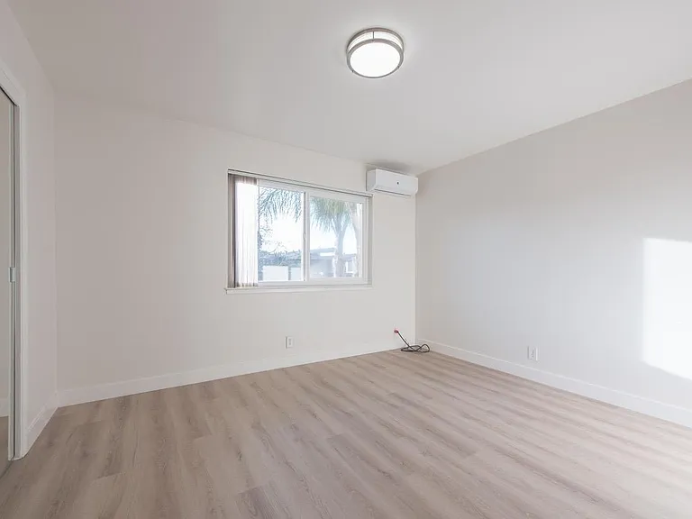 611 San Luisito Way #9 — Photo 7