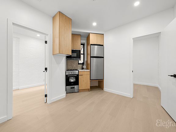 2nd image of 247 Mulberry St APT 7