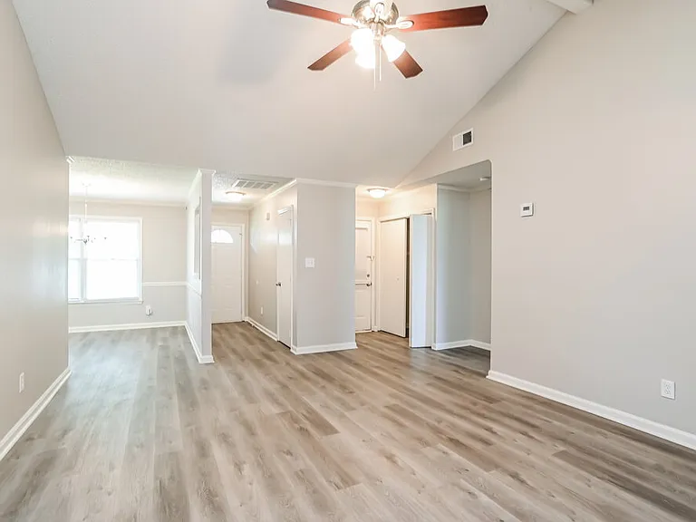 4040 Coopersdale Rd — Photo 4