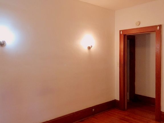 4th image of 540 Highland Ave SW #1