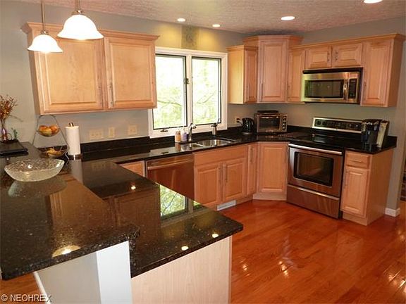 4th image of 33453 Seneca Dr