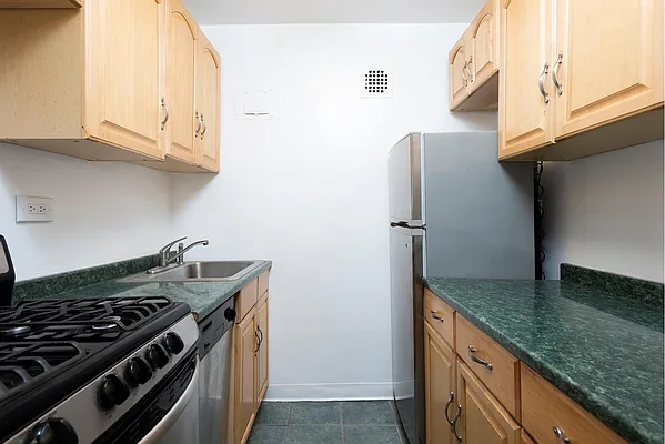 Rented by Douglas Elliman | media 3