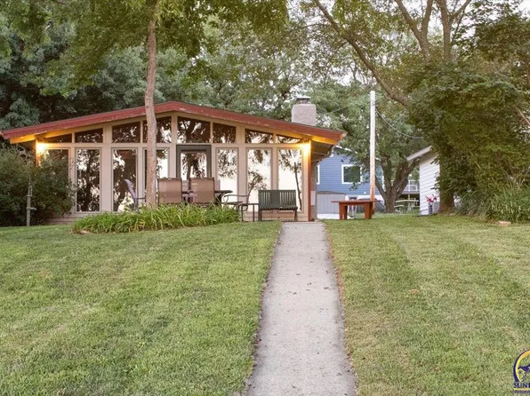 361 Lakeshore Dr #412, Alma, KS 66401