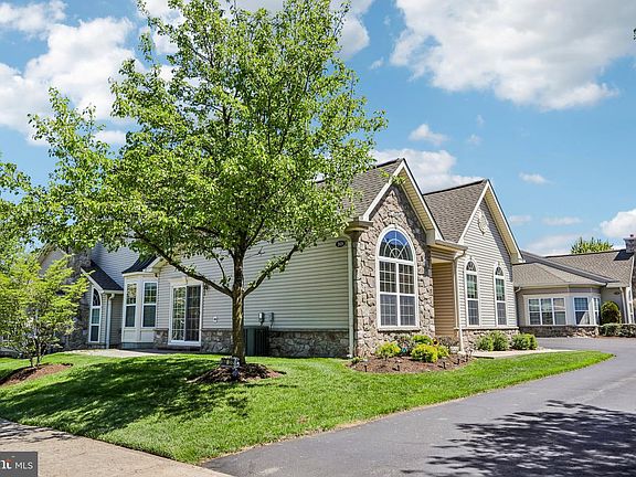 2nd image of 168 Fairway Dr #178