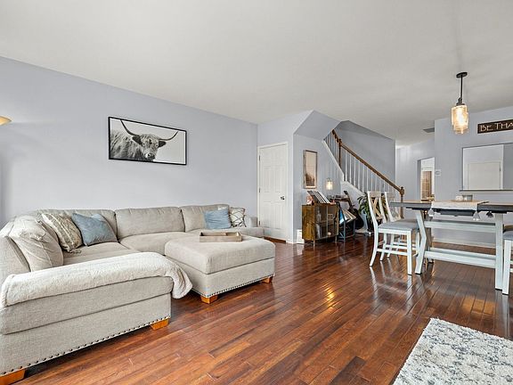 4th image of 11010 Jodan Dr
