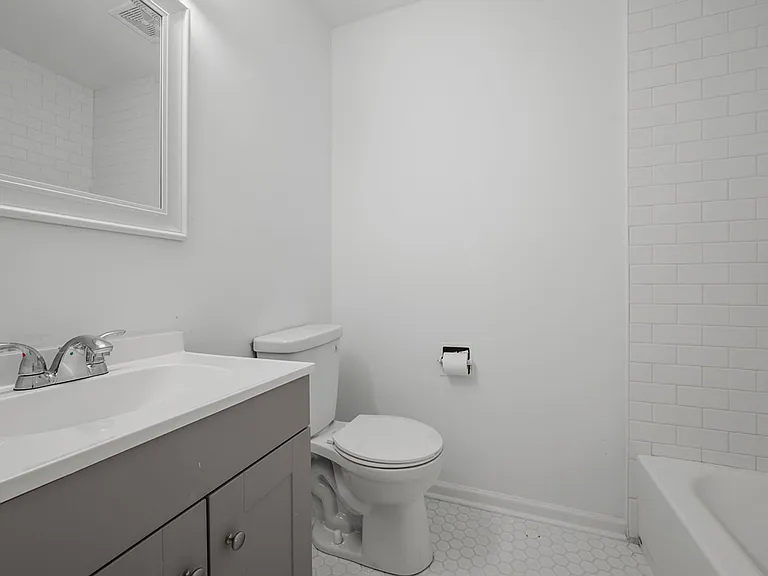 1914 University Ave — Photo 11