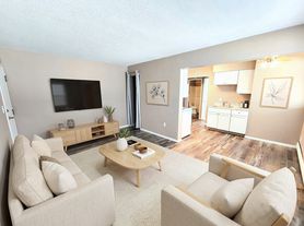 2200 7th St NE, Minneapolis, MN