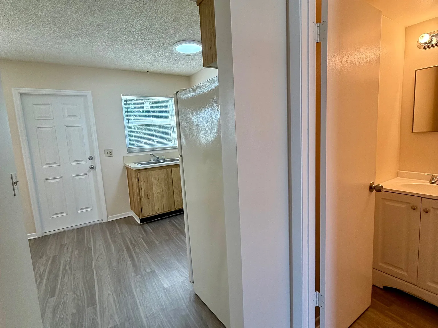 Palm City Apartments - 664 Apt 3 — Photo 3
