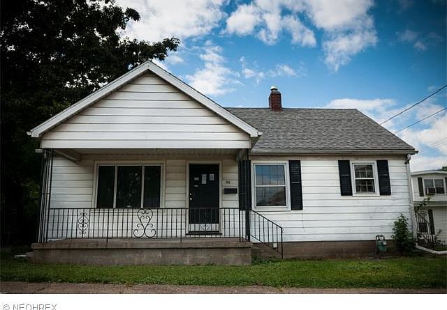 1st image of 905 Sevall St