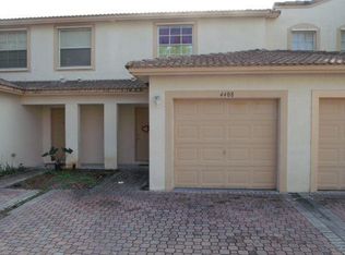 4408 Crystal Lake Dr, Pompano Beach, FL 33064