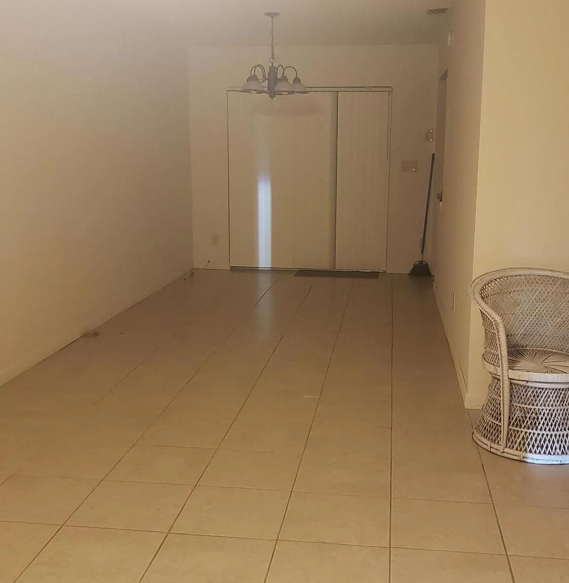 2 bed, 2.5 bath, 1242 sqft, $2,300 — Photo 2