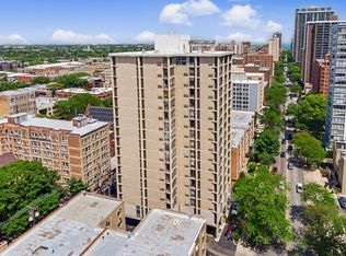 5740 N Sheridan Rd APT 17C, Chicago, IL 60660