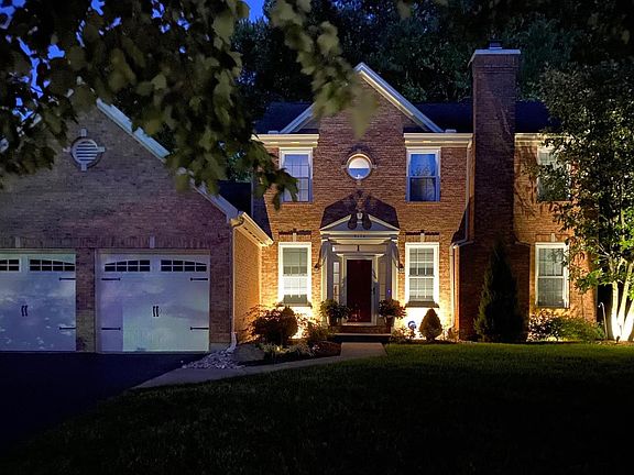 4th image of 9374 Old Village Dr