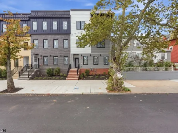 506 Davis Ave, Harrison Town, NJ 07029