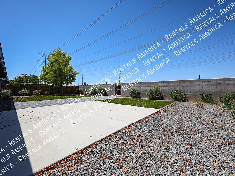 2902 W Straford Dr — Photo 33