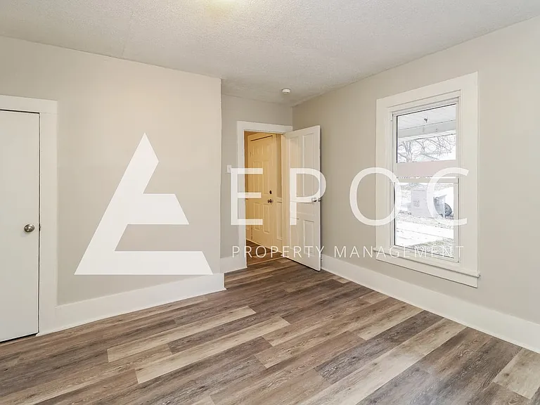 836 E Devonshire St — Photo 10
