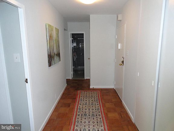4th image of 4201 Cathedral Ave NW APT 424W
