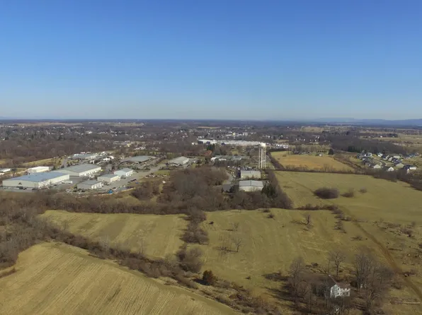 11 Lindey Ln, Berryville, VA 22611