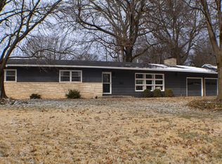 1945 S Cedarbrook Ave, Springfield, MO 65804