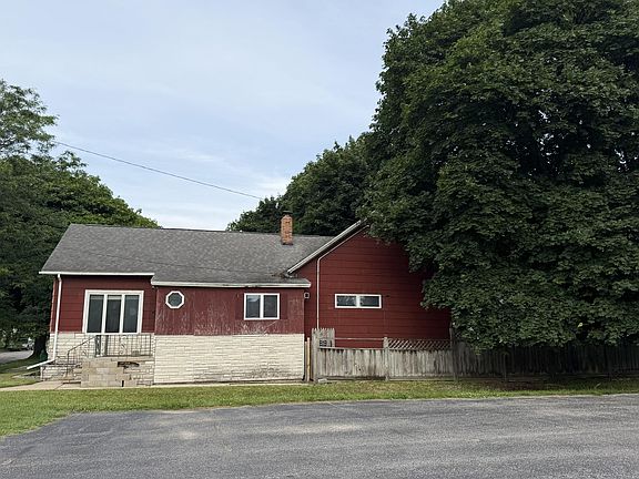 2nd image of 307 6th St
