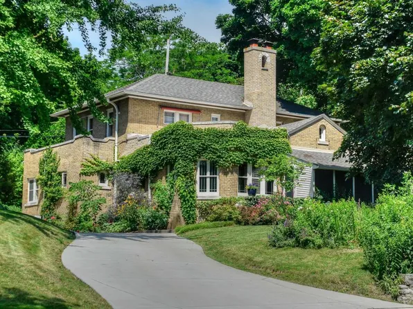 1723 Alta Vista Ave, Wauwatosa, WI 53213