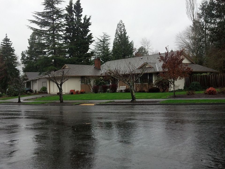 Front of House from Oak Hills Drive