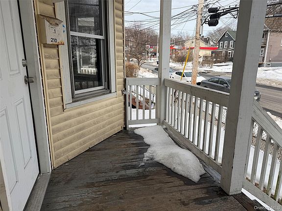 3rd image of 210 N Hamilton St Floor 1