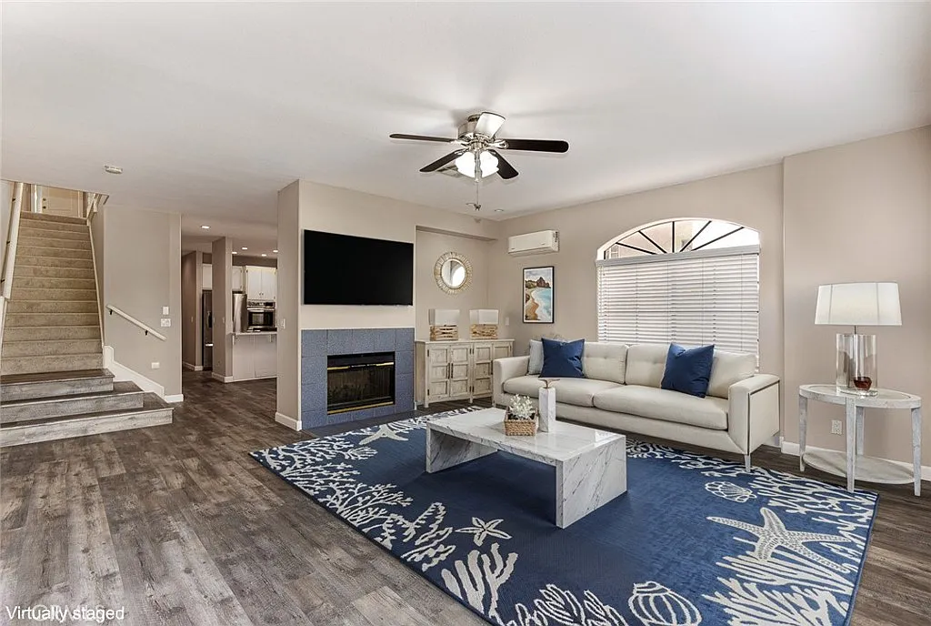 3 bed, 2295 sqft, $4,600 — Photo 1