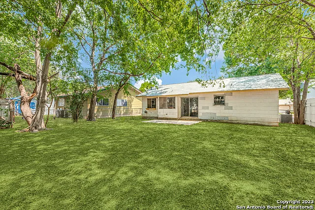827 Spring Park St — Photo 10