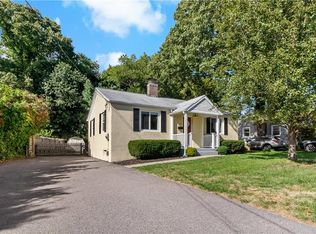 12 Sand Hill Dr, North Kingstown, RI 02852