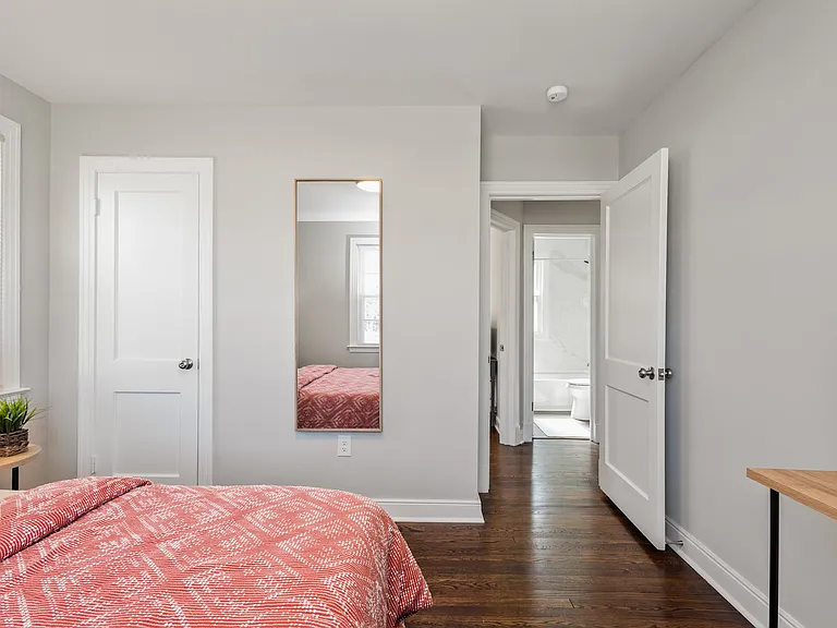 6525 W Grace St — Photo 16