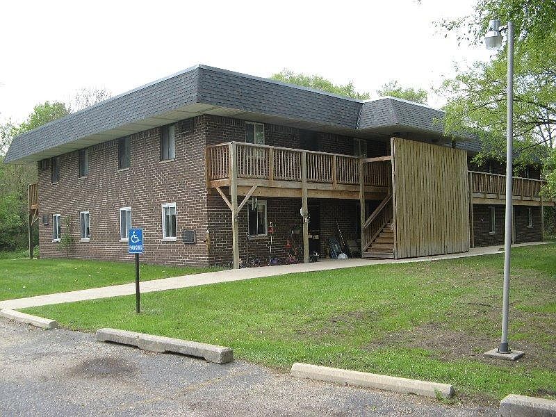2nd image of 780 S Farmer St #7