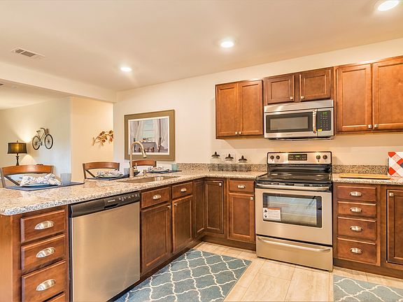 New kitchen, granite, applia