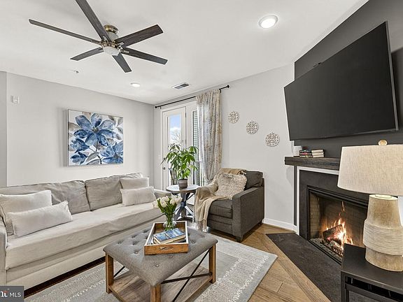 3rd image of 43095 Wynridge Dr Unit 307